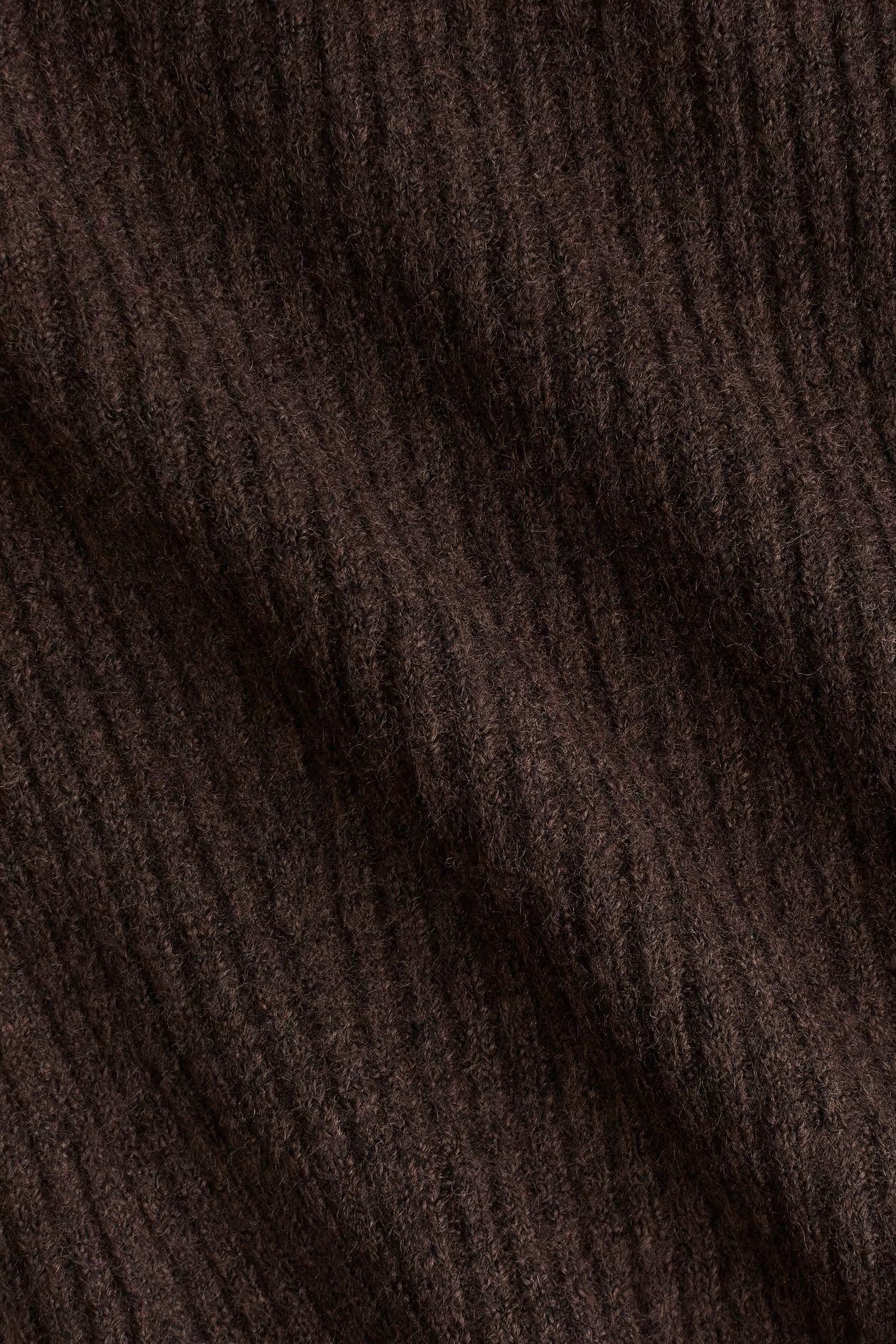 Bluzka z odkrytymi ramionami, wykonana z dzianiny ściągaczowej