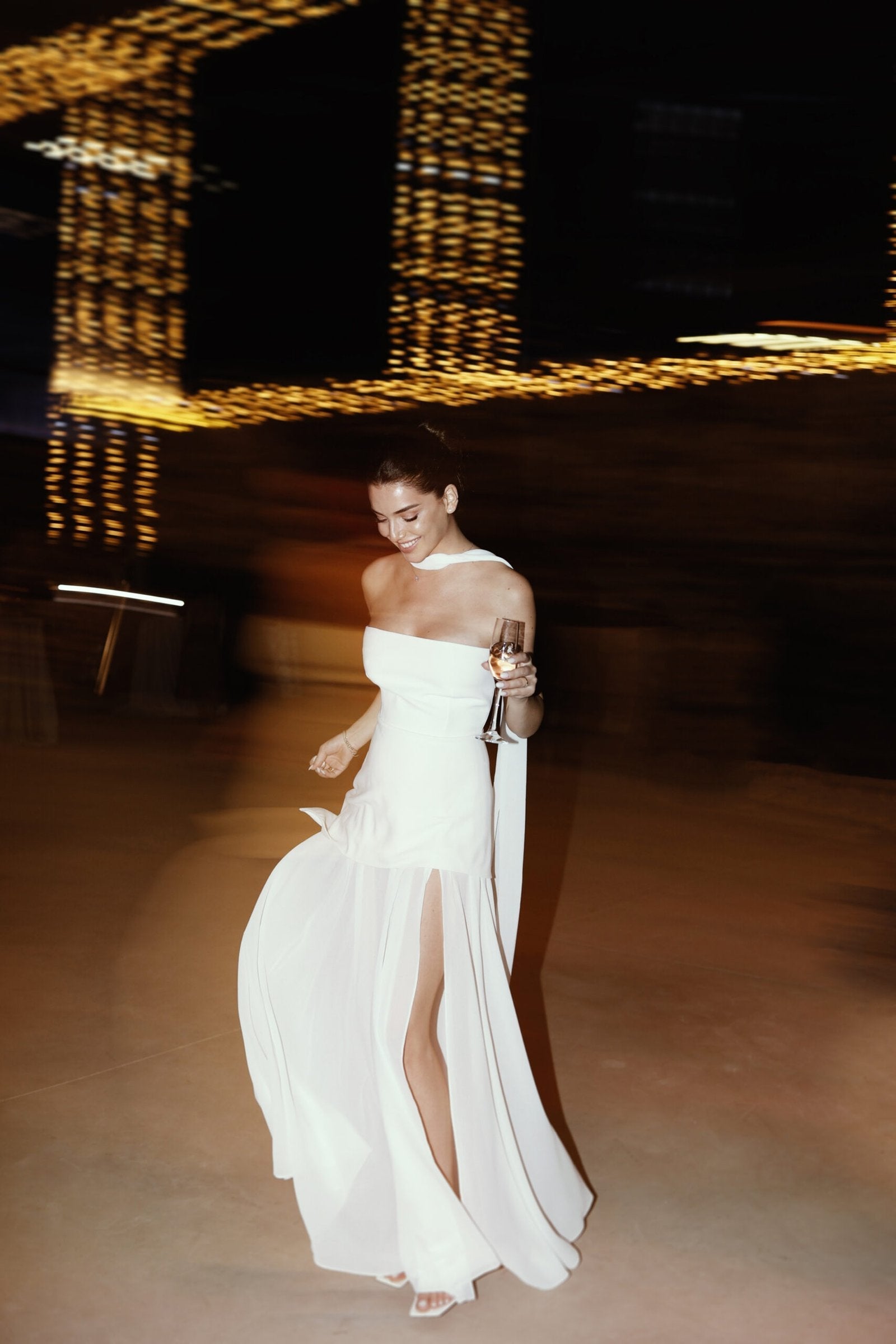 Elodie - Suknia z szyfonu bez ramiączek 