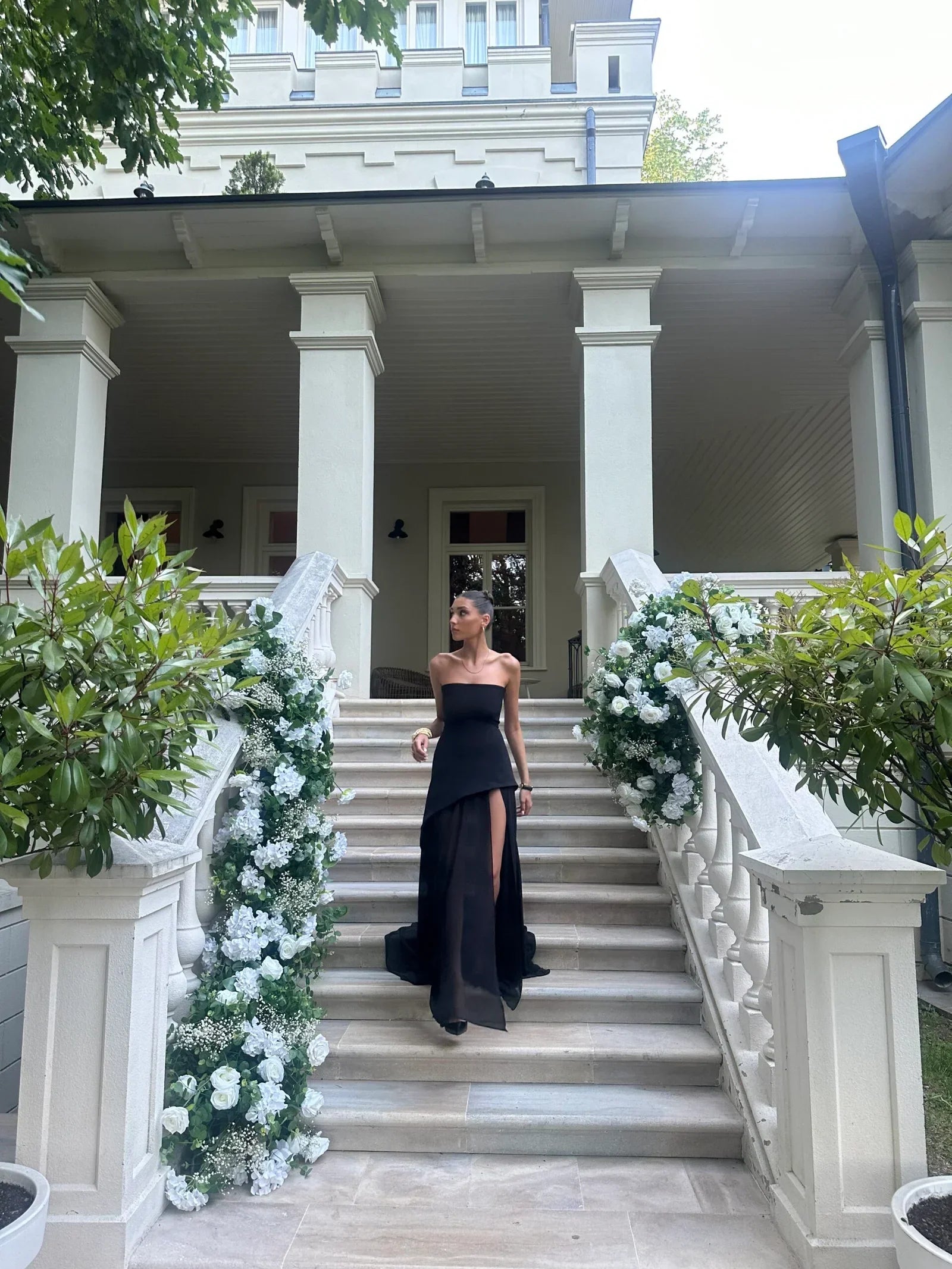 Elodie - Suknia z szyfonu bez ramiączek 