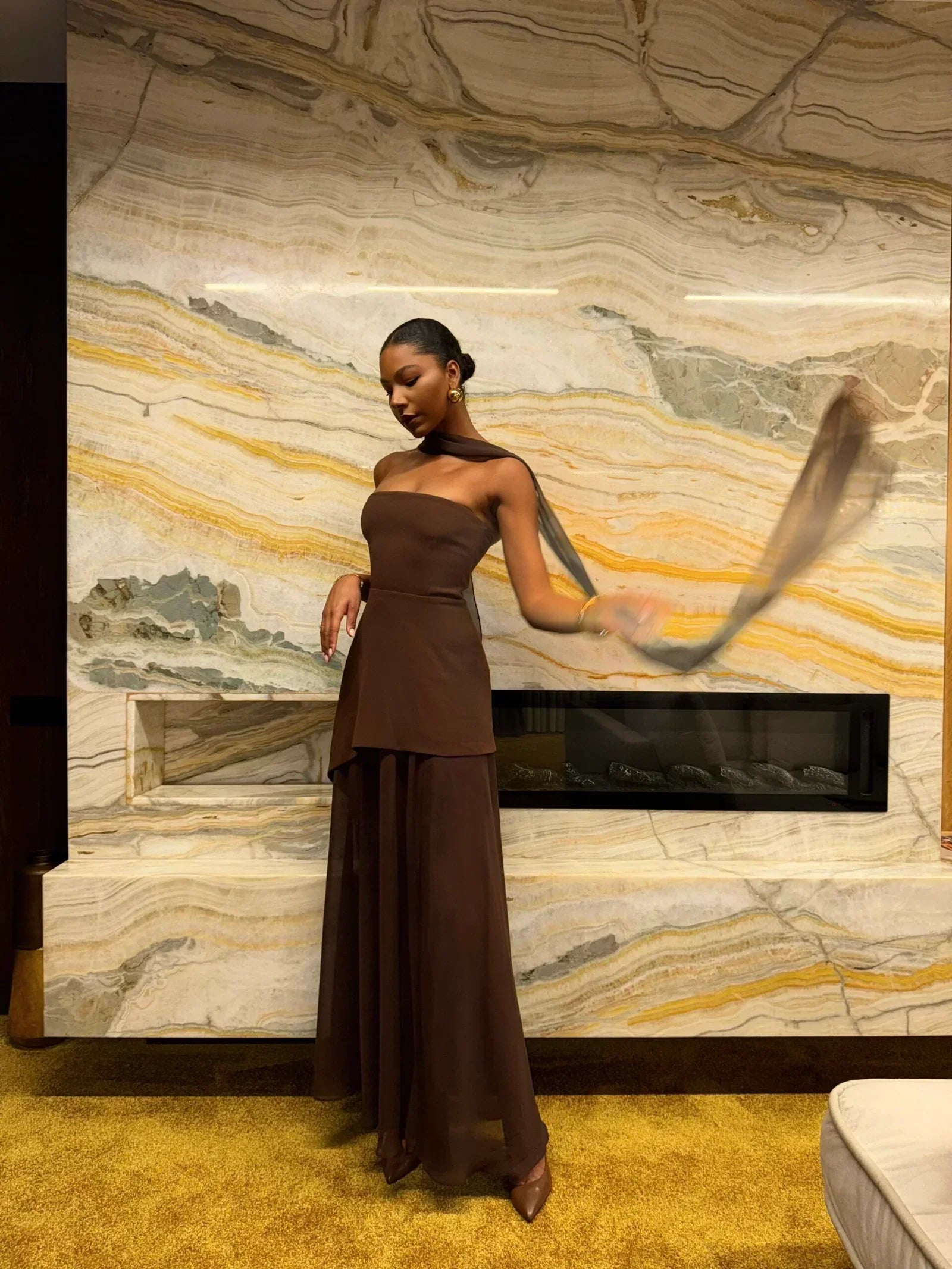 Elodie - Suknia z szyfonu bez ramiączek 