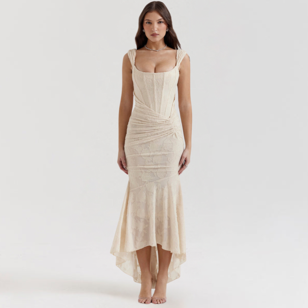 Ariana | Sukienka z wyciętym rozcięciem