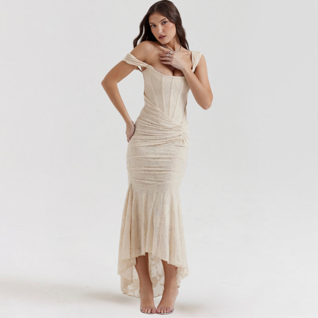 Ariana | Sukienka z wyciętym rozcięciem