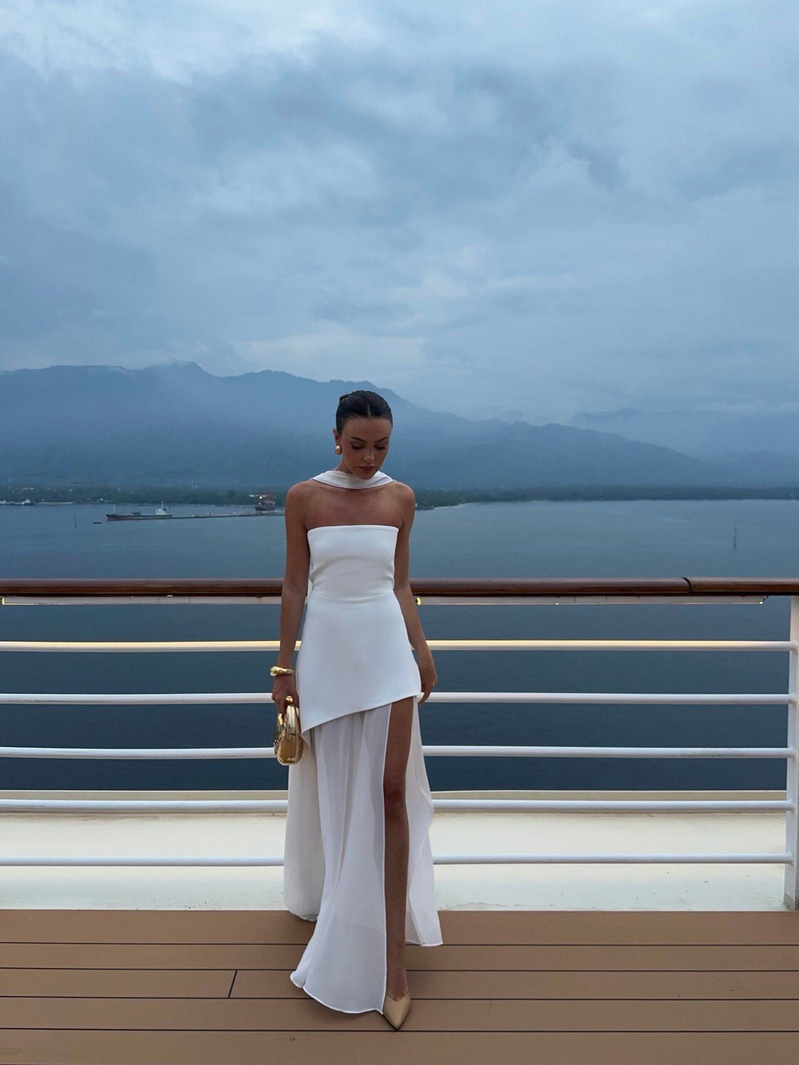 Elodie - Suknia z szyfonu bez ramiączek 