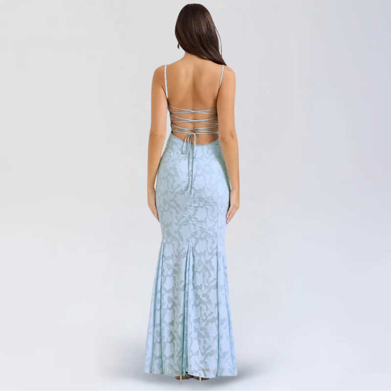 Ariana | Sukienka z wyciętym rozcięciem