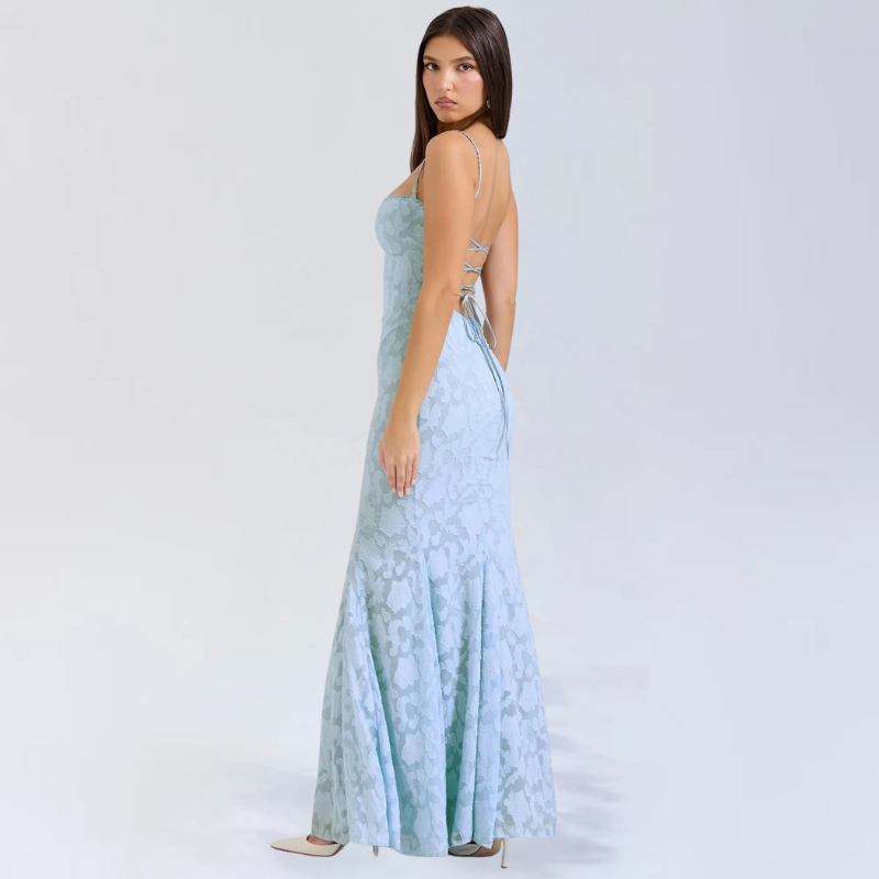 Ariana | Sukienka z wyciętym rozcięciem