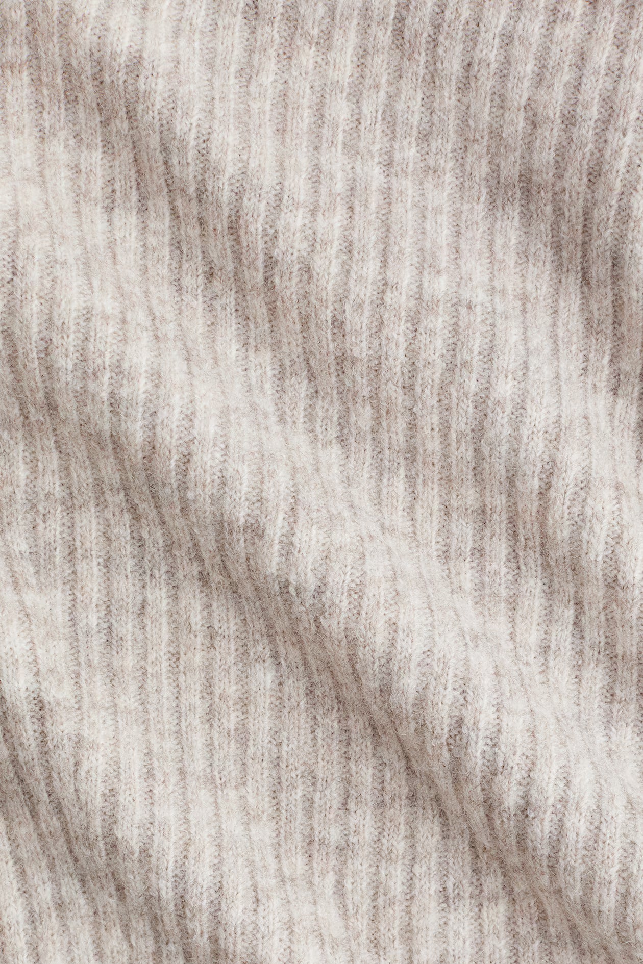 Bluzka z odkrytymi ramionami, wykonana z dzianiny ściągaczowej