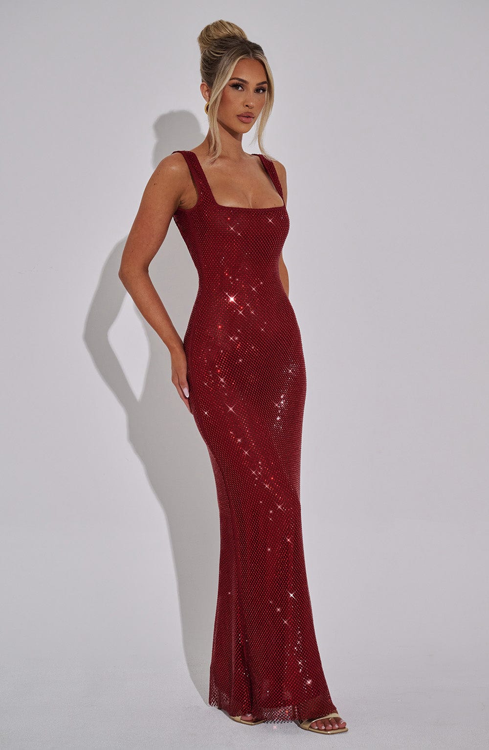 Vivienne – elegancki maxi brokatowy jurk